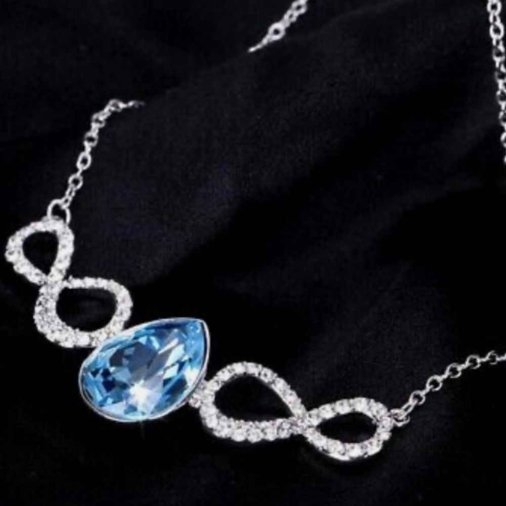 Swarovski necklace Aquamarine & Crystal 15 in